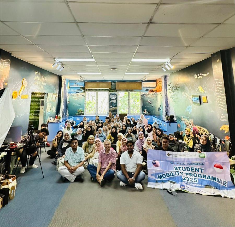 Momen Haru Pelepasan Delegasi IIUM di Universitas Raharja: Student Exchange 2025 Berakhir