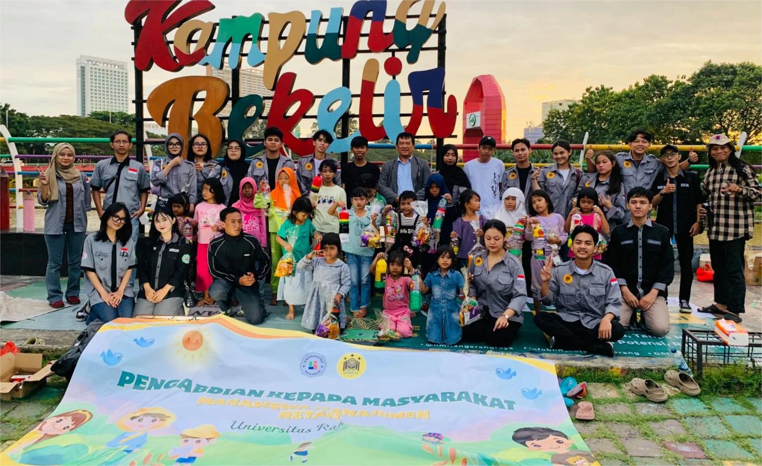 Keren! HIMMAR Raharja Ubah Sampah Jadi Celengan Ceria, Latih Kemandirian Anak Kp. Bekelir