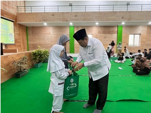 Perkuat Kepedulian Sosial di Bulan Ramadan, Universitas Raharja Gelar Bukber dan Santunan Anak Yatim