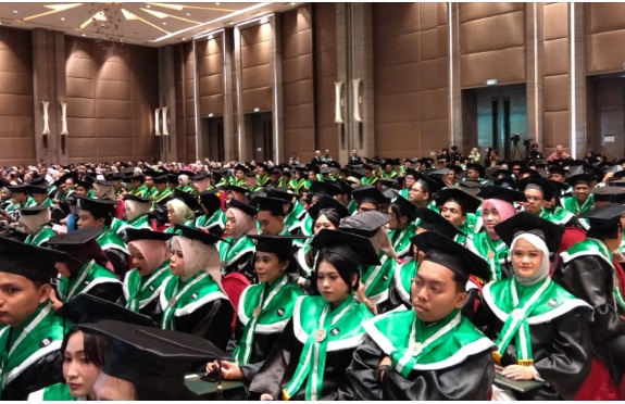 Wisuda Ke-VII Universitas Raharja Jadi Momentum Lahirnya Generasi Berintegritas